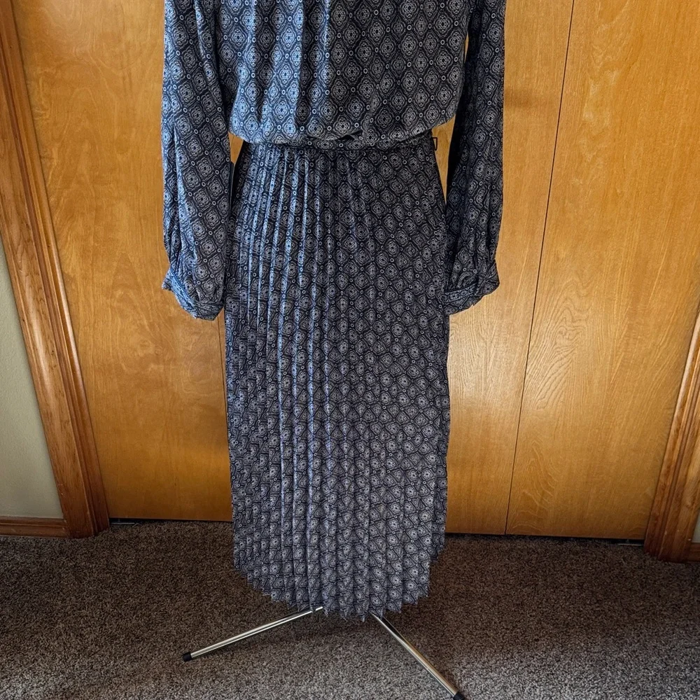 Max Studio Navy Patterned Long Sleeve Dress - NWT - Picture 6 of 10